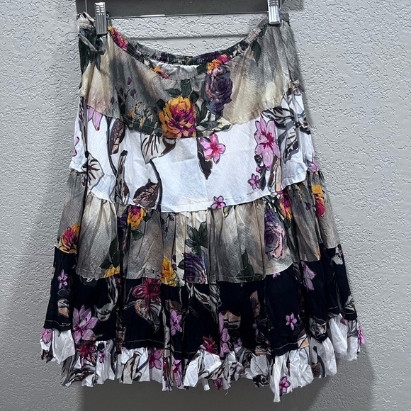 Tiered floral skirt NWT - Picture 2 of 6